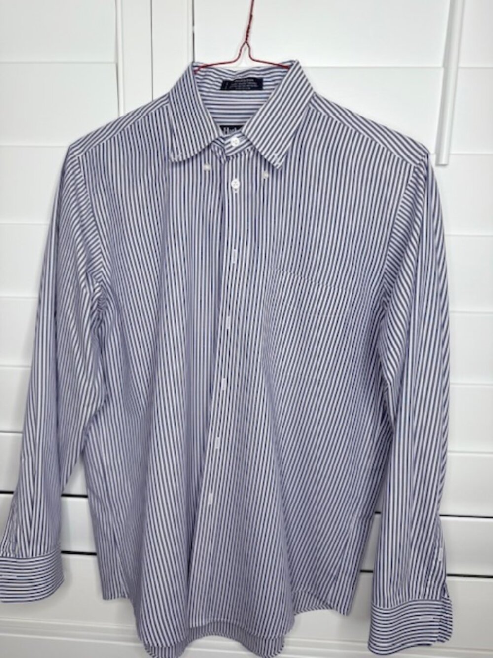 Hathaway Classic-Fit Blue and White Pinstriped Men's Dress Shirt